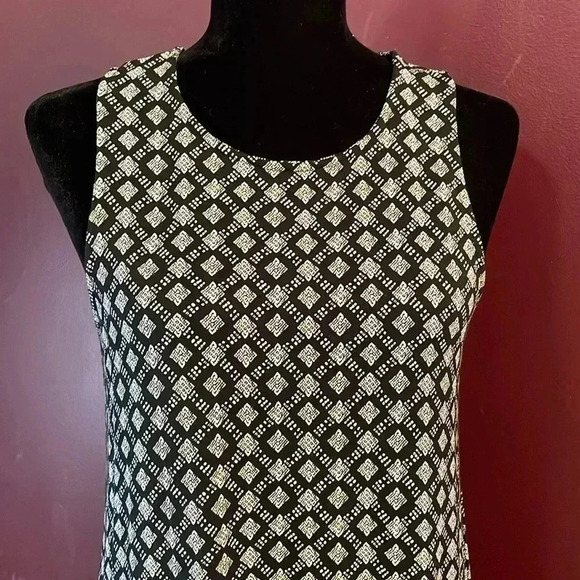 Old Navy Women’s Medium Black & White Sleeveless Stretch Slip On Dress - Picture 1 of 8